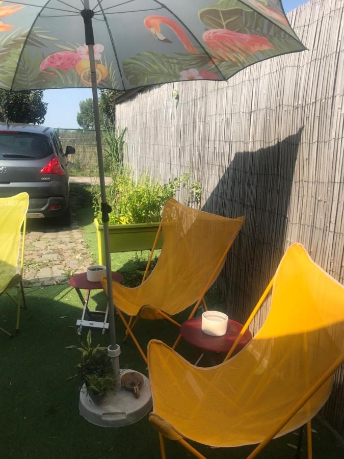 Gardencaravan Near Ghent In Green Area Bagian luar foto