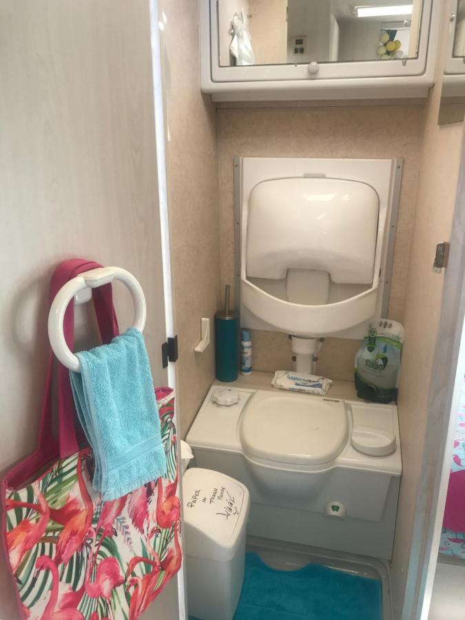 Gardencaravan Near Ghent In Green Area Bagian luar foto