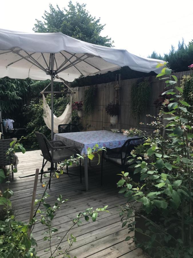 Gardencaravan Near Ghent In Green Area Bagian luar foto