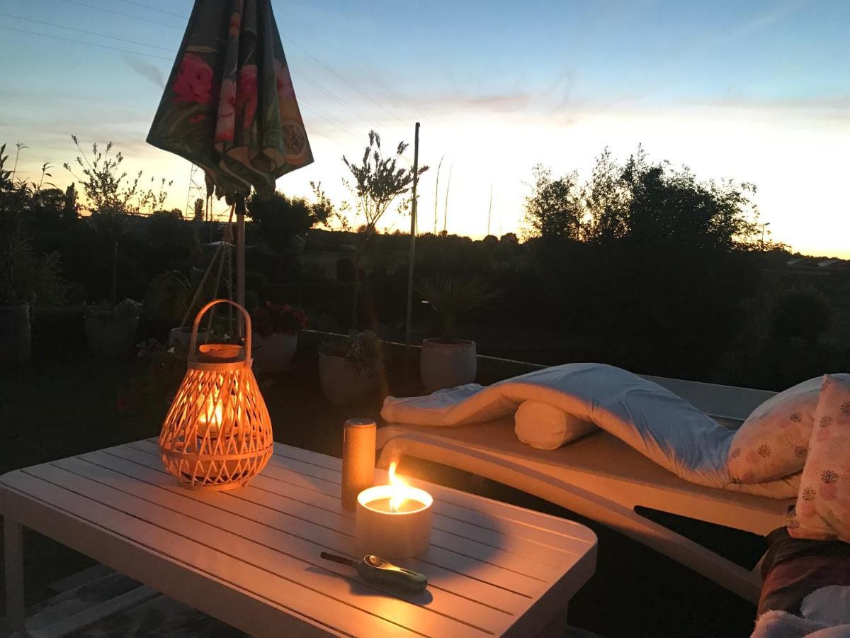 Gardencaravan Near Ghent In Green Area Bagian luar foto