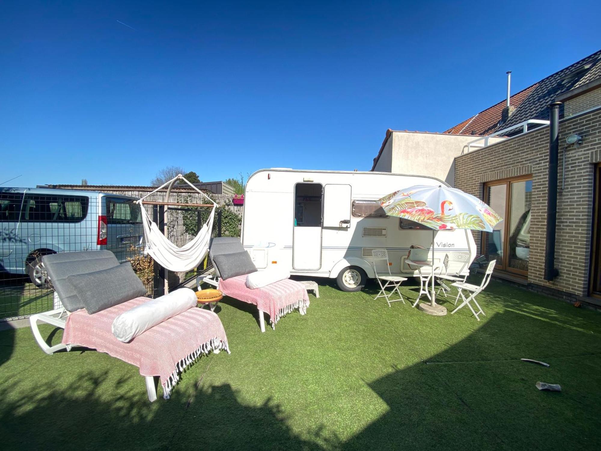 Gardencaravan Near Ghent In Green Area Bagian luar foto